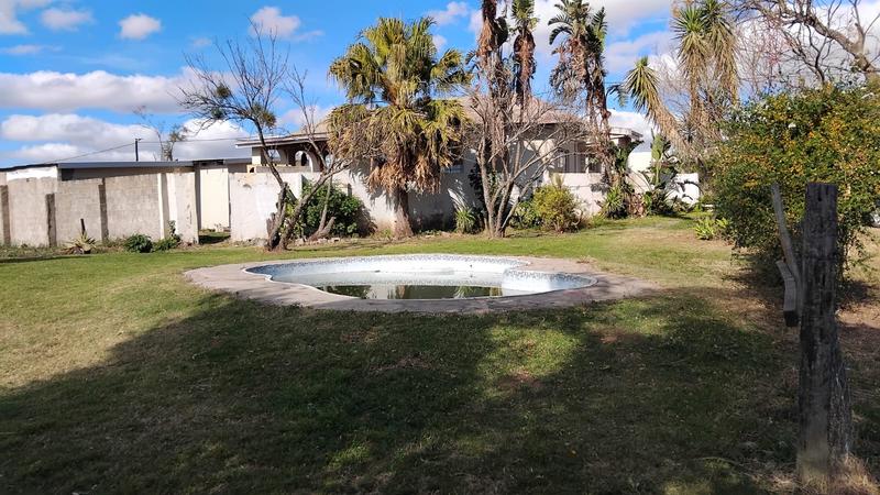 To Let 4 Bedroom Property for Rent in Southernwood Eastern Cape